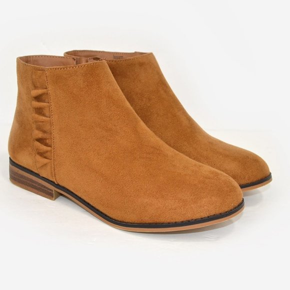 Cat & Jack Other - NWT Cat & Jack Girls Booties Chestnut Brown Sz 2,5